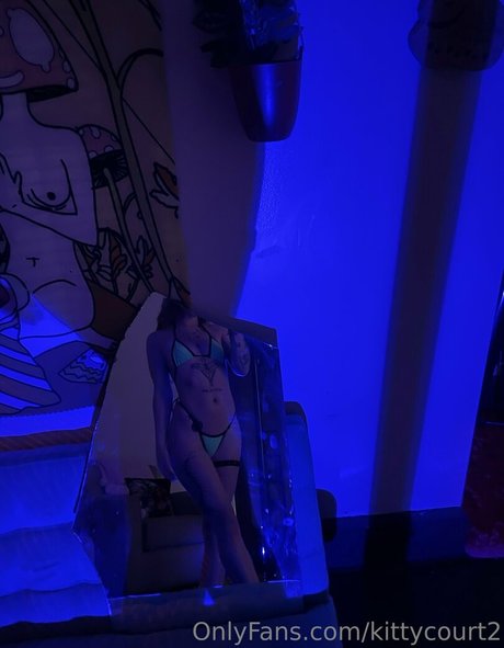 Kittycourty star nude gallery