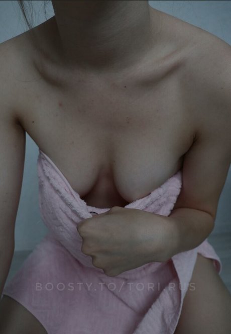 busty mom onlyfans nudes photos