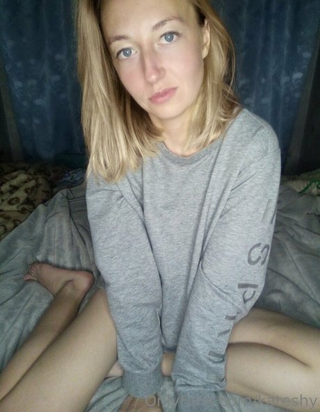 kateshy hot model photo