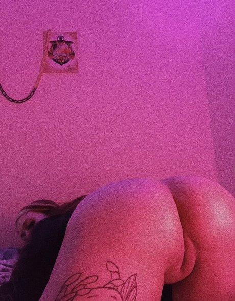 Juicymagx model xxx photo