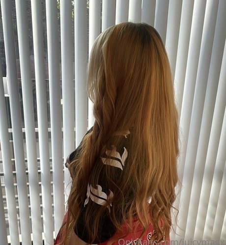 Juicymagx model pretty photo