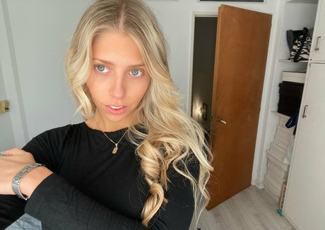 mickyela pornstar top pics