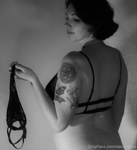 danalegzzz model sexy archive