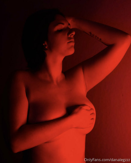 danalegzzz star nudes galleries