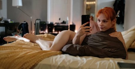 Joanie Maronie pornstar naked pic