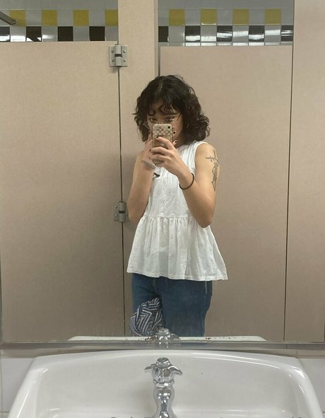 carmennl0ve nudes actress pic