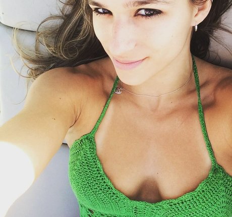 Jade Barbosa hot pornstar photos