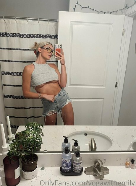 yogawithemily nice star image