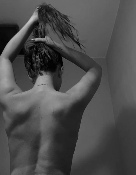 Victoria Biocca model galleries