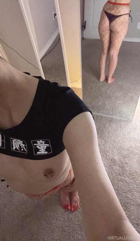 virtuallylewd model exclusive pics
