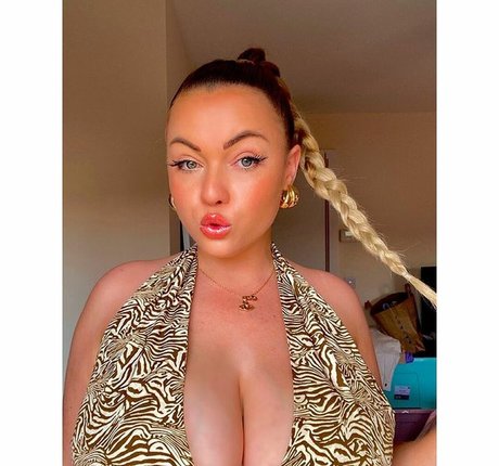 Kendall Rowan sexy model pic