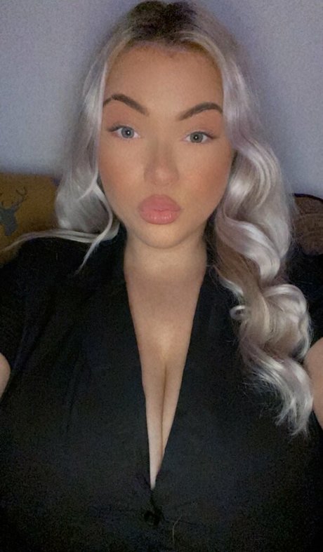 Kendall Rowan hd pornstar photo