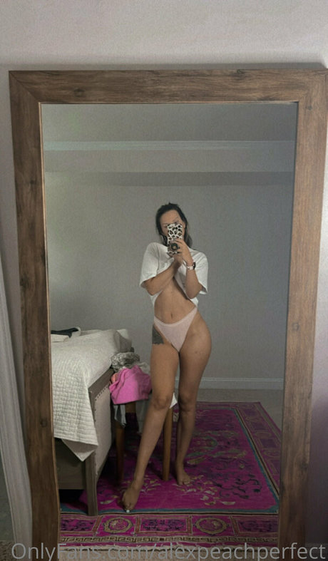 cute onlyfans nudes images