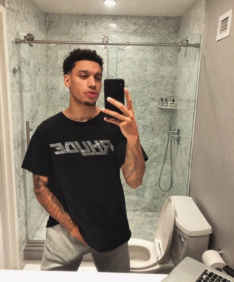 Thuggers World star xxx image