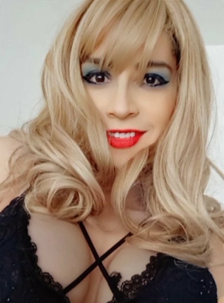 Diann Pudin model top img