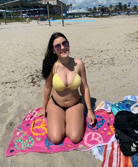 Lizzy Rae pornographic star picture