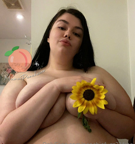 mamapeachxoxofree model naked photos