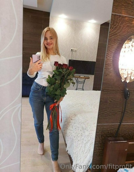 fitprofit erotic actress image