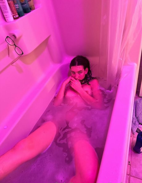 AliceFunker perfect actress pics