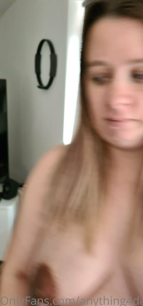 anything4daddyvip model pretty photo