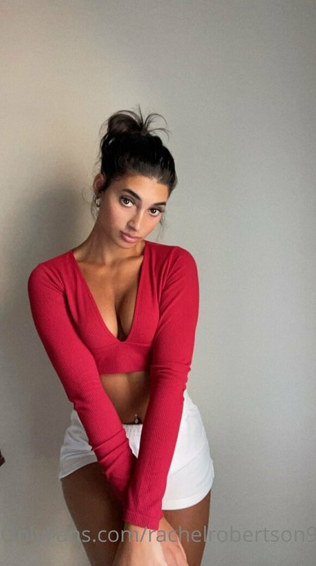 Rachel Robertson star hot pic