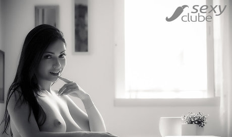 See mya model high quality picture