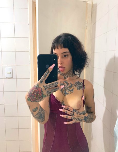 thullemontes model adult pic