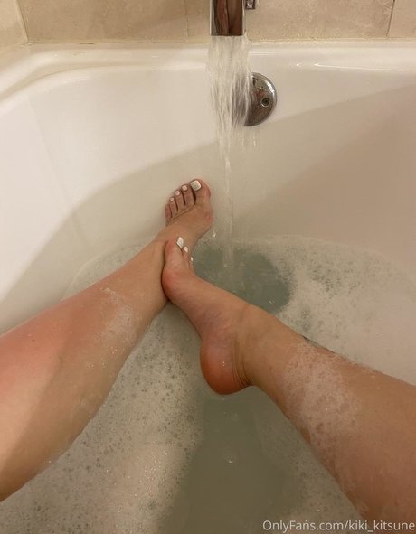 Kiki Kitsune model sex image