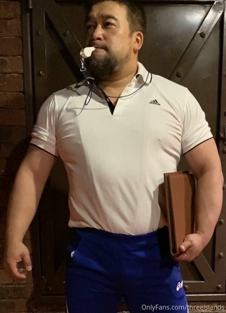 threeislands nude actress gallery