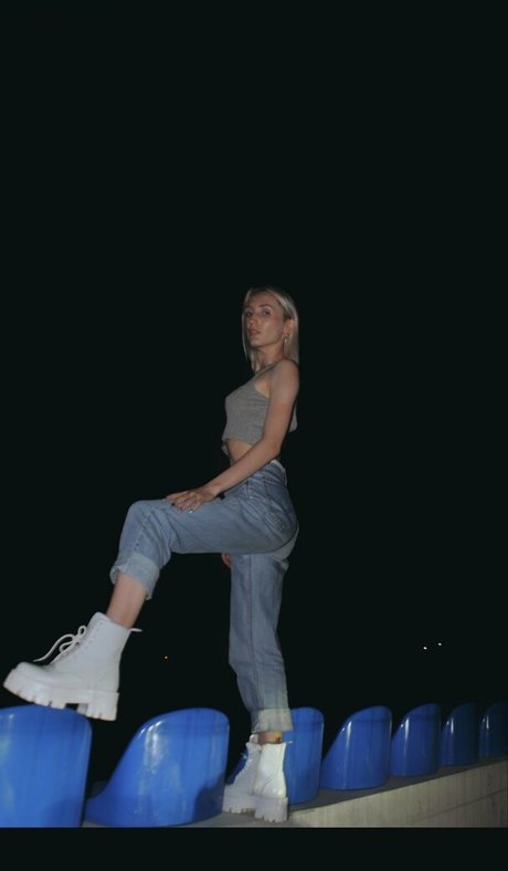 chubby latina teen onlyfans pornographic image