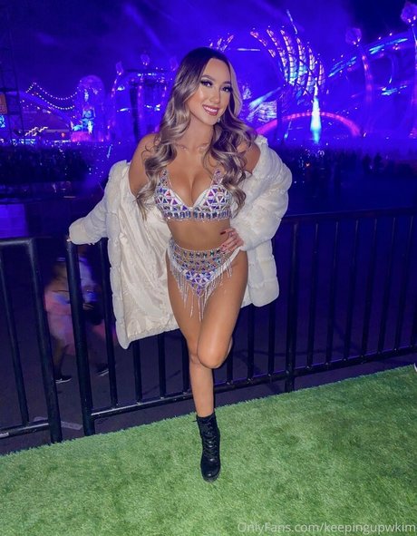 keepingupwkim model adult images