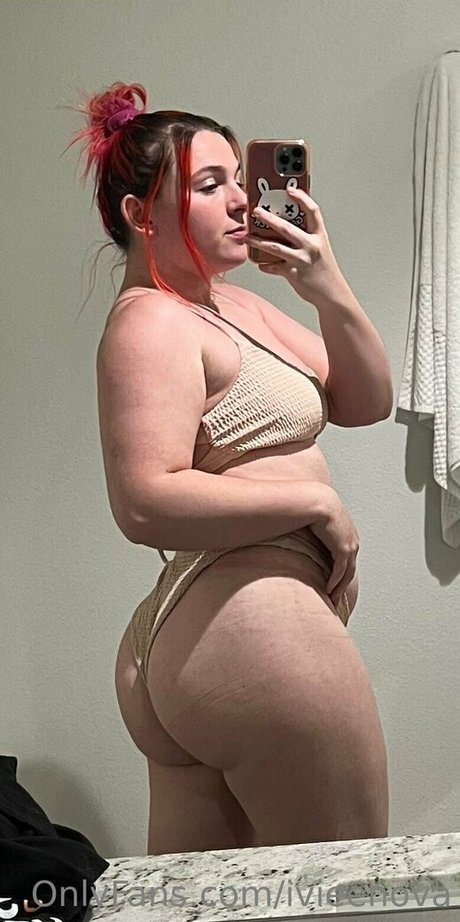 Ivieenova pornographic star photos