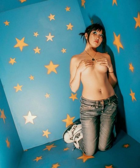 Beabadoobee nudes star image