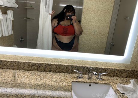 thiccflixx model naked image