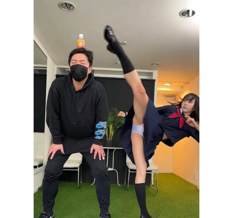 Lee Lyn hd model pic