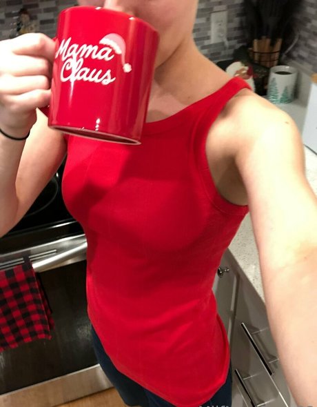 momnextdoor33 model sexy pics