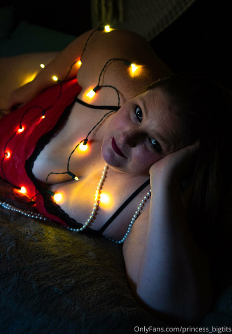 princess bigtits model art pictures