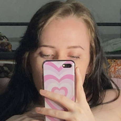 cutegothelle model nude gallery