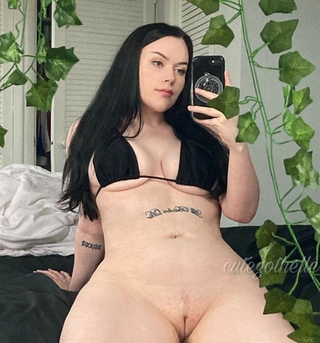 cutegothelle actress image