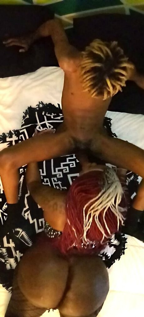 mizzbeethebodyxxx sex model img