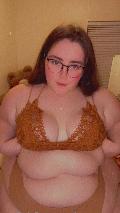 bumwagon model nude images