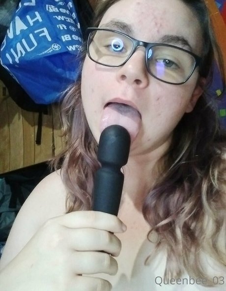 queenbee 03 pornstar adult pic