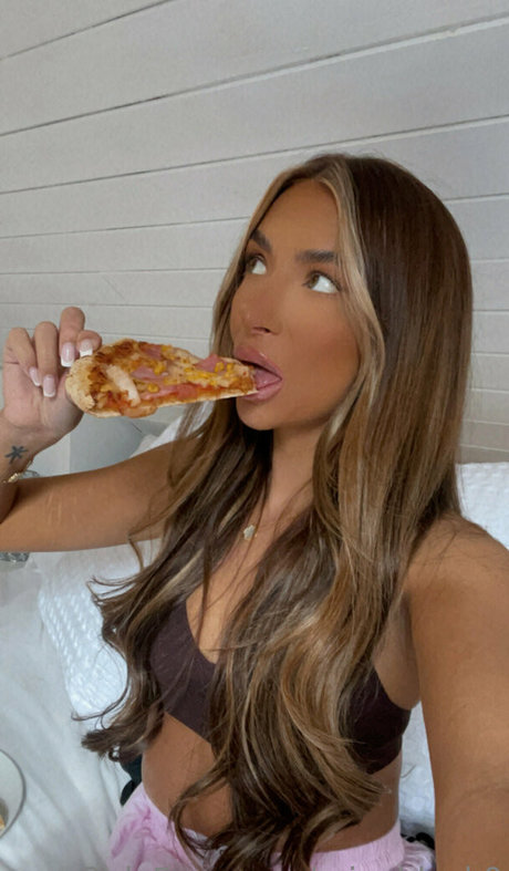 blonde cum onlyfans exclusive photos