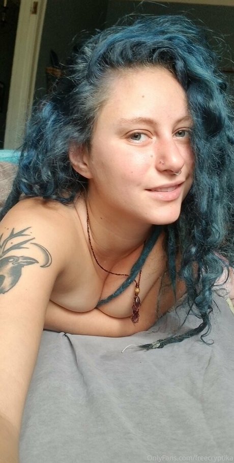 freecryptika free model picture