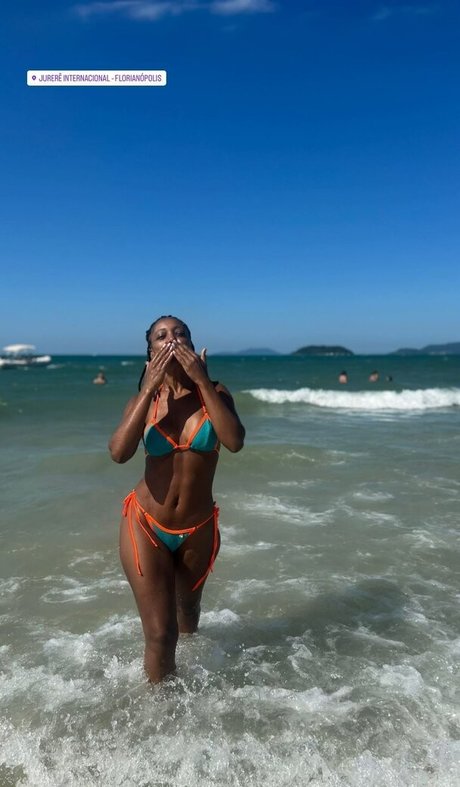 Negra Li hot actress picture