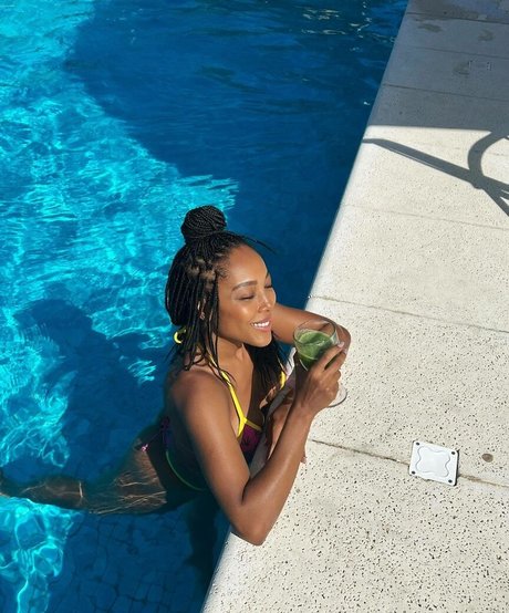 Negra Li top pornstar gallery