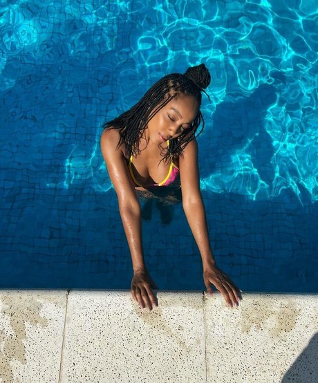 Negra Li erotic model images