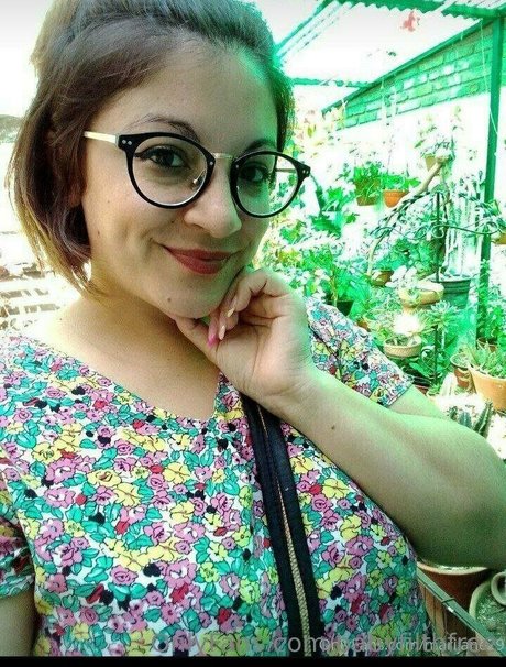 babyfilthfree sexy model photo