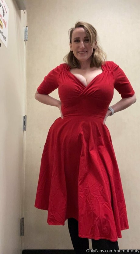 momoffduty beautiful pornstar img