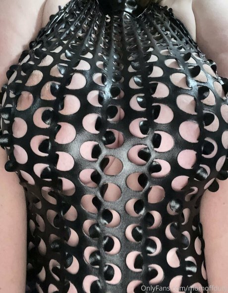 momoffduty pornstar nude archive